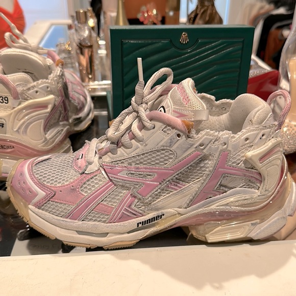 Pink balenciaga runners - Picture 3 of 3